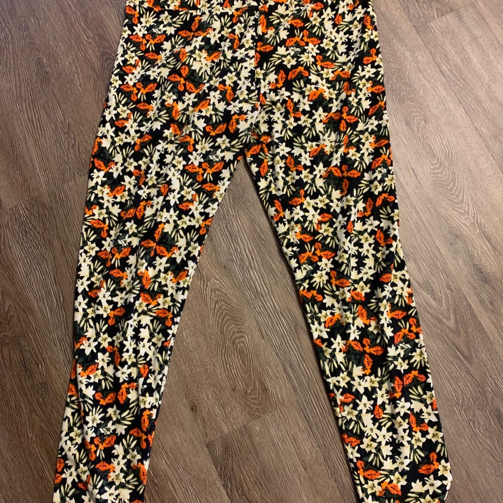 Soft leggings size TC